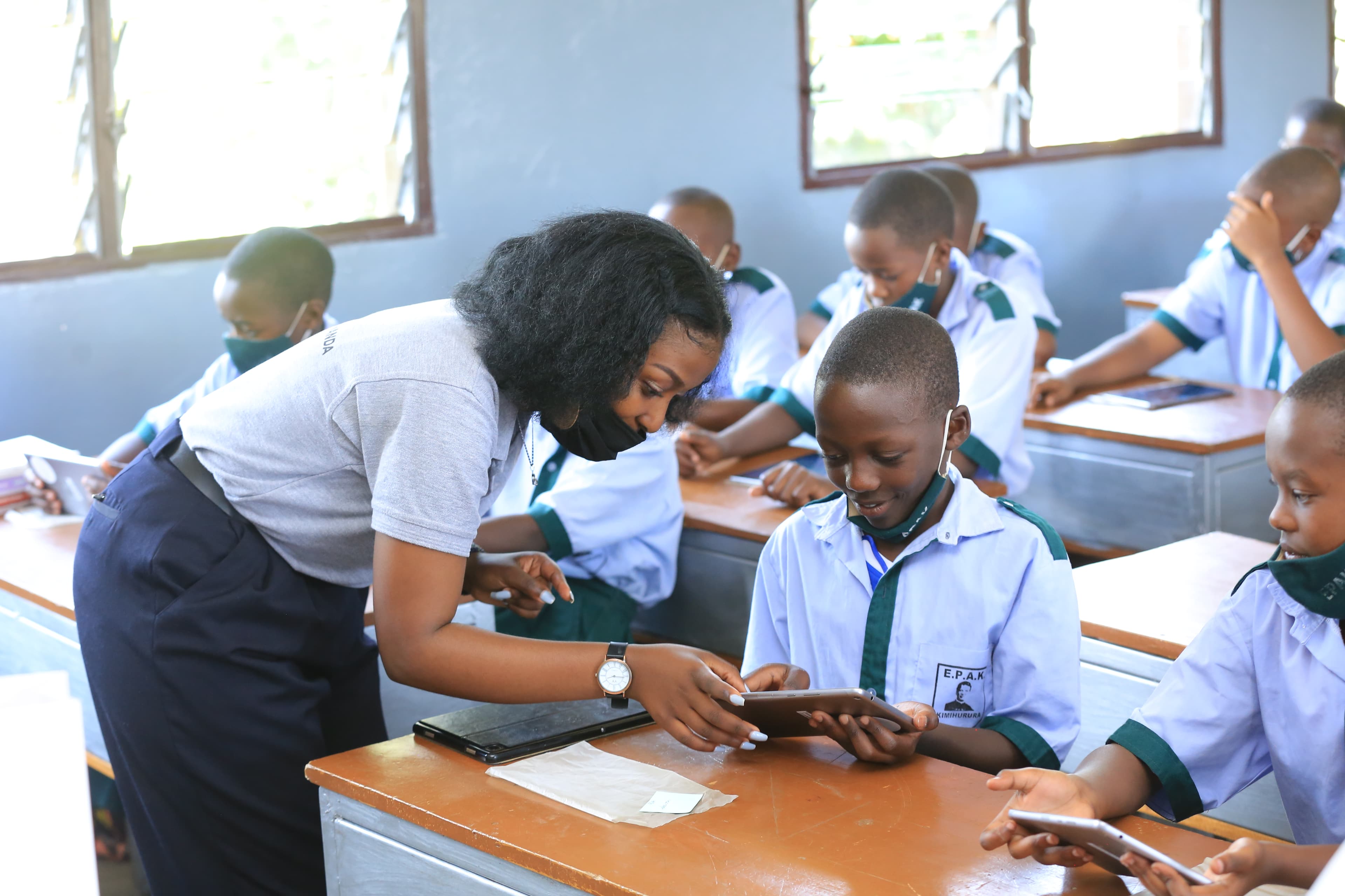 SFR Soma Foundation Team Showing Students how to use SomaBox